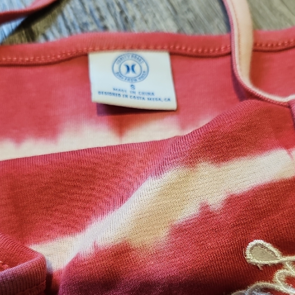 NWT Hurley Women's Red / Pink Tie-Dye Camisole - Picture 2 of 4